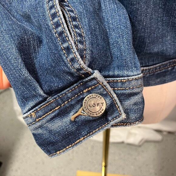 LOFT Denim Jacket Floral Medium wash Pockets Long Sleeve Sz S Classic spring - Picture 9 of 14